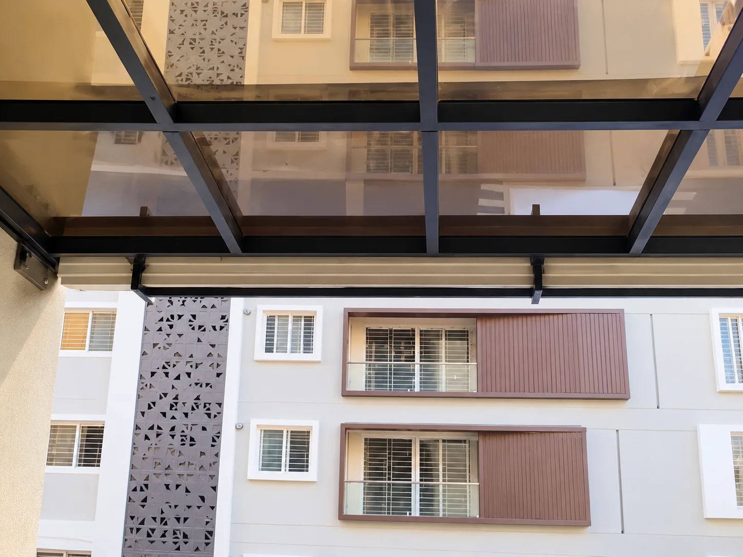 Polycarbonate roofing underside
